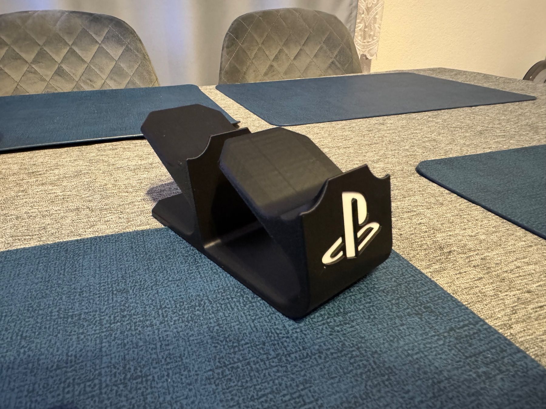 Sony Console: PS4 Controller Halterung Ladestation neuwertig – Nuovo e nell'imballaggio originale da Felben-wellhausen venduto da vik_t8bz 4