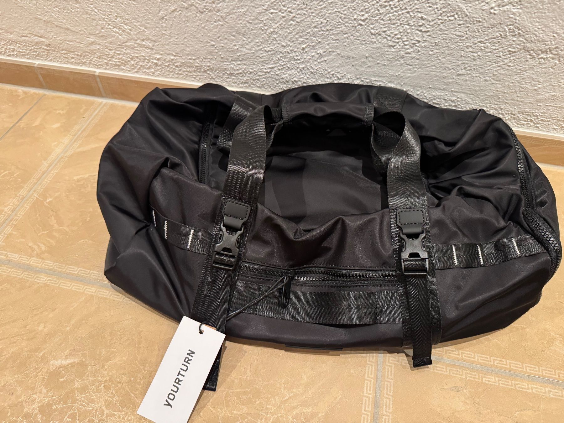 Sacs: Yourturn neue coole Sporttasche – Neuf avec emballage d'origine à Klingnau par Markus14