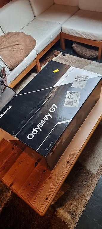 Samsung Monitor: Samsung Odyssey G7 32" 240hz – Usato da Mex VD venduto da son_y8z8 4
