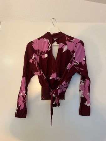 Schicke Bluse mit Rückenausschnitt Gr. 38