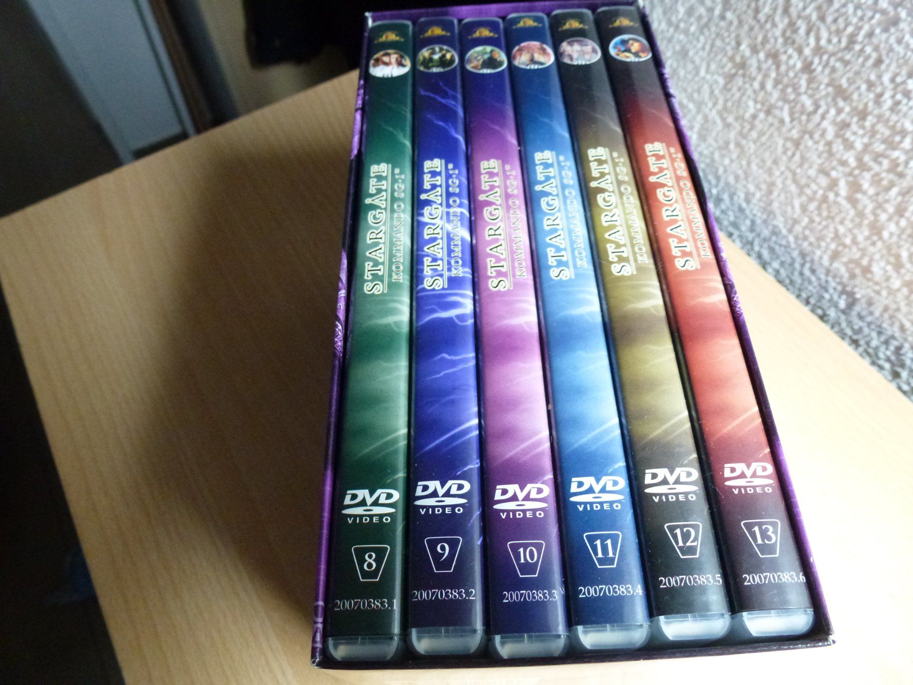 Tutti i DVDs: Stargate Staffel 3 (6DVD) – Usato da Hombrechtikon venduto da Maloev17 2