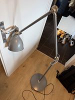 Stehlampe im Industrie-Design – gebraucht
