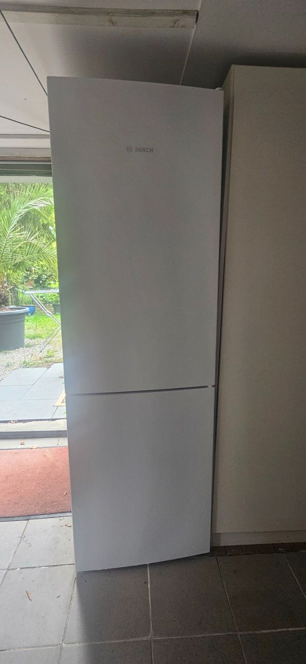 Bosch Frigoriferi: Bosch Refrigerator Interior Used Good Condition – Usato da Rheineck venduto da ama_h57c 1