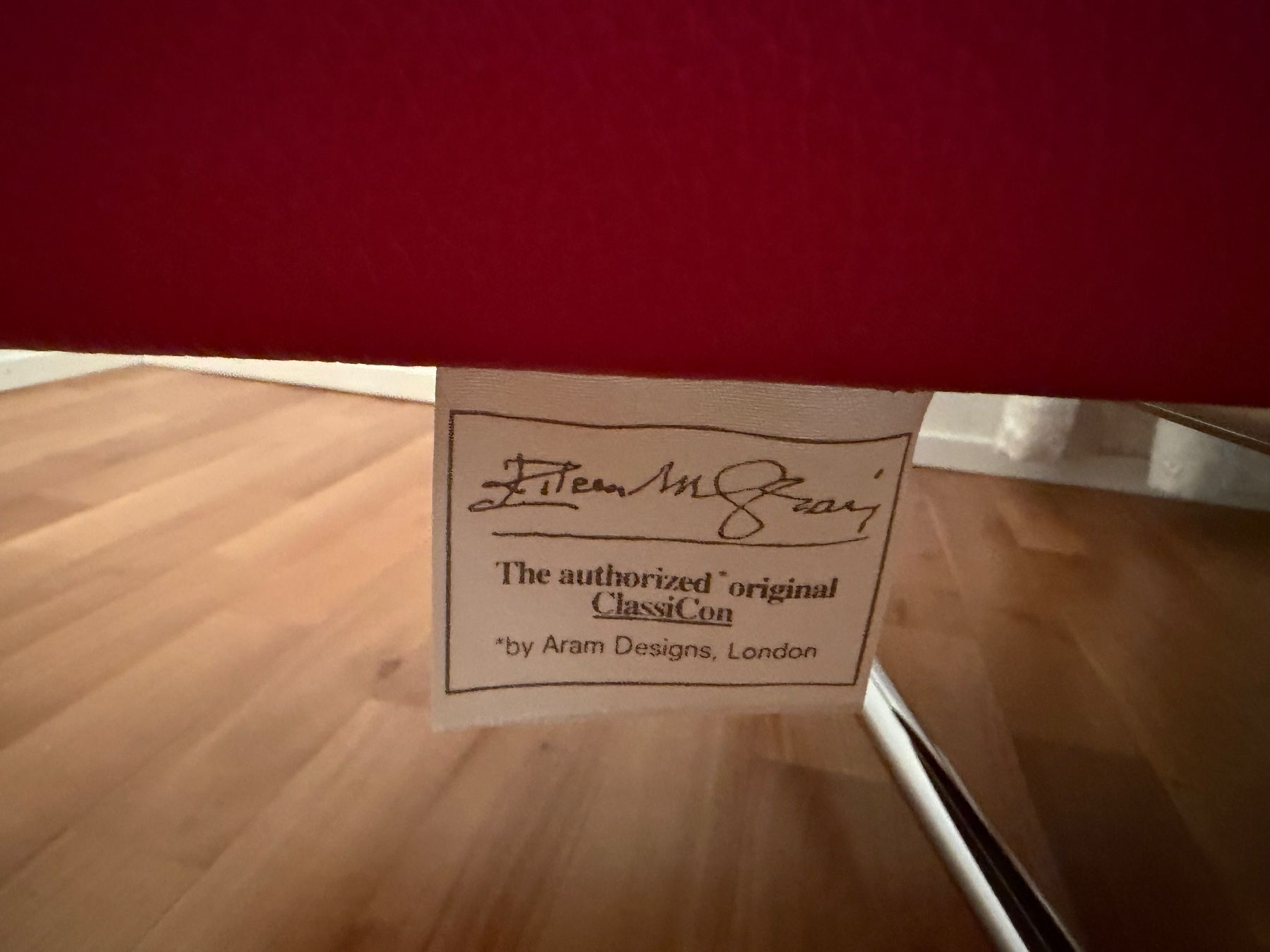 Classicon Divani: Carlo Sofa von Eileen Gray für Classicon – Usato da Zug venduto da Furrerzug1 1