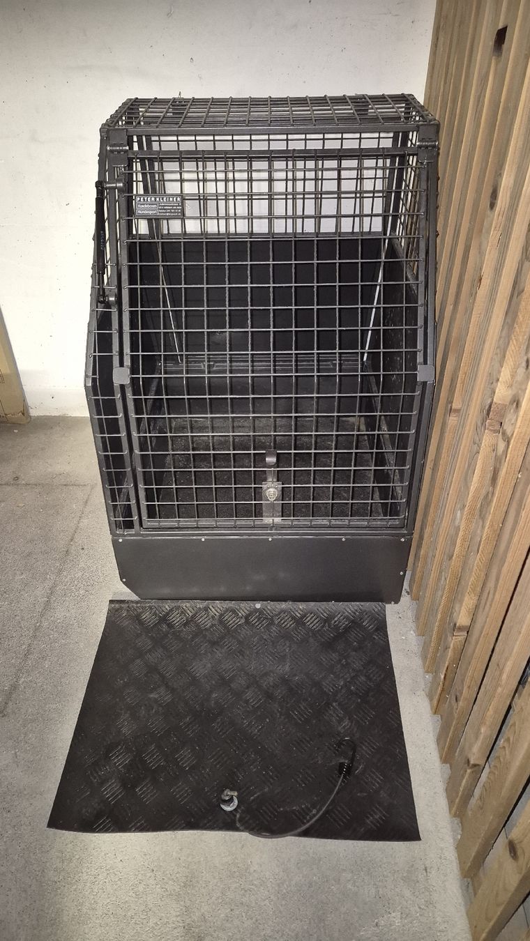 Cucce & Letti: Hundebox von Peter Kleiner mit Notausstieg – Usato da Oetwil an der Limmat venduto da denden01
