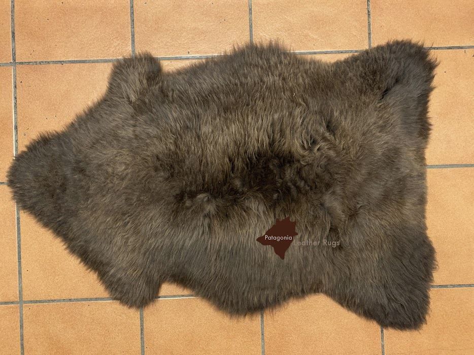 Teppiche: Lammfell Teppich Brown – Neu und originalverpackt aus Arbedo von patagonialeatherrugs 1
