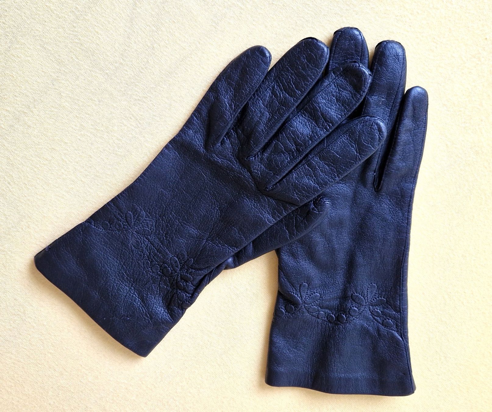 Handschuhe & Handstulpen: Schwarze Damen-Lederhandschuhe – Gebraucht aus Pratteln von klettersteig