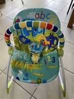 Babywippe mit Spielbogen