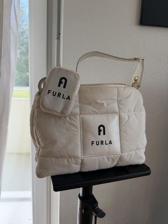 Furla Handtasche gesteppt mit Zubehoer neuwertig