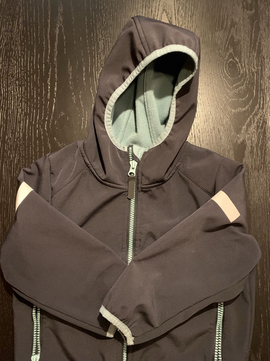 Jacken & Mäntel: Softshelljacke Migros Gr. 98/104 – Gebraucht aus Klosters von ari_6y9m 1