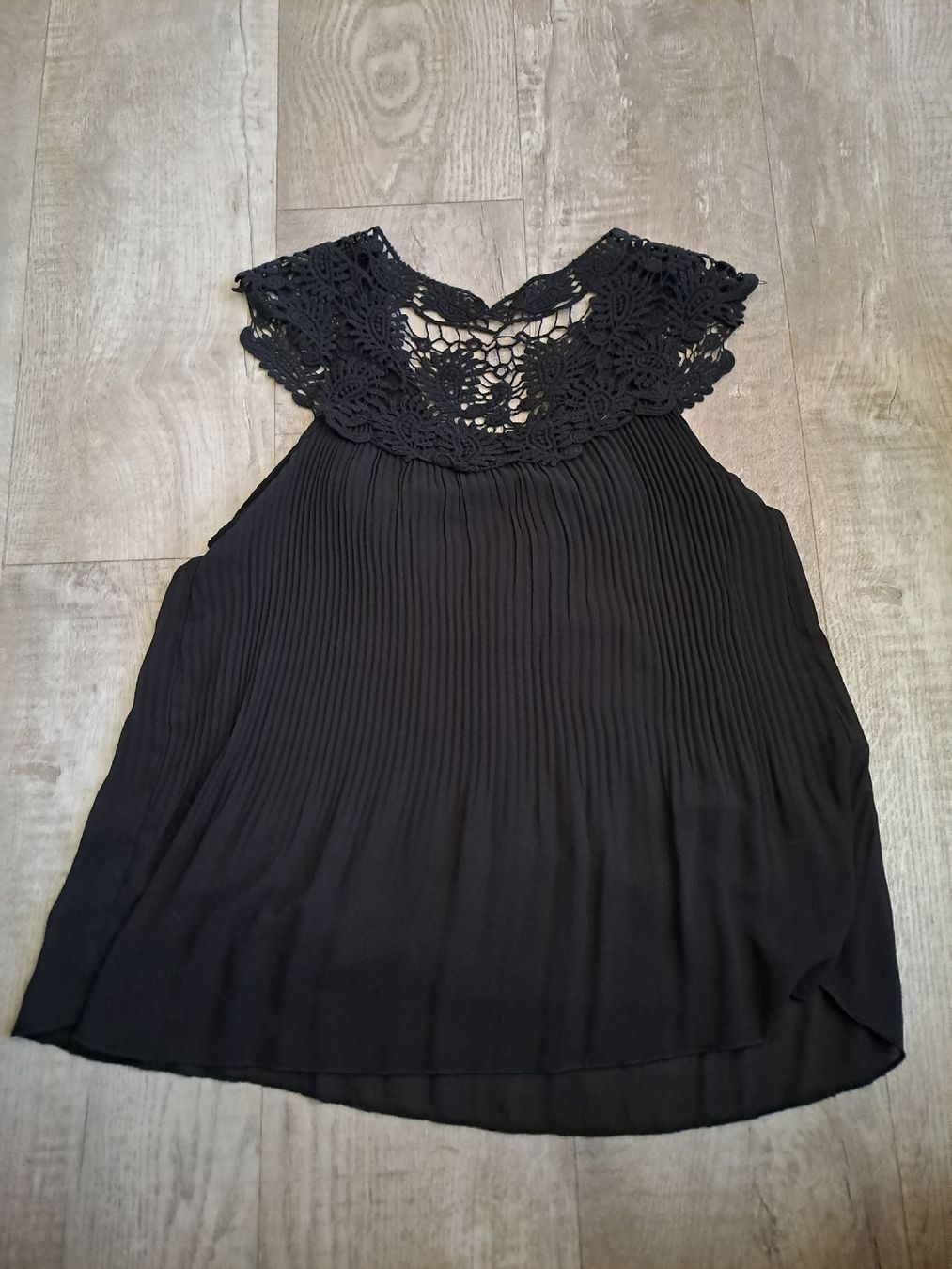 Top: Damen Oberteil mit Häkel-Details Gr M – Usato da Rickenbach LU venduto da bishiida 2