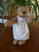 Teddy Emily aus Naturmaterialien....