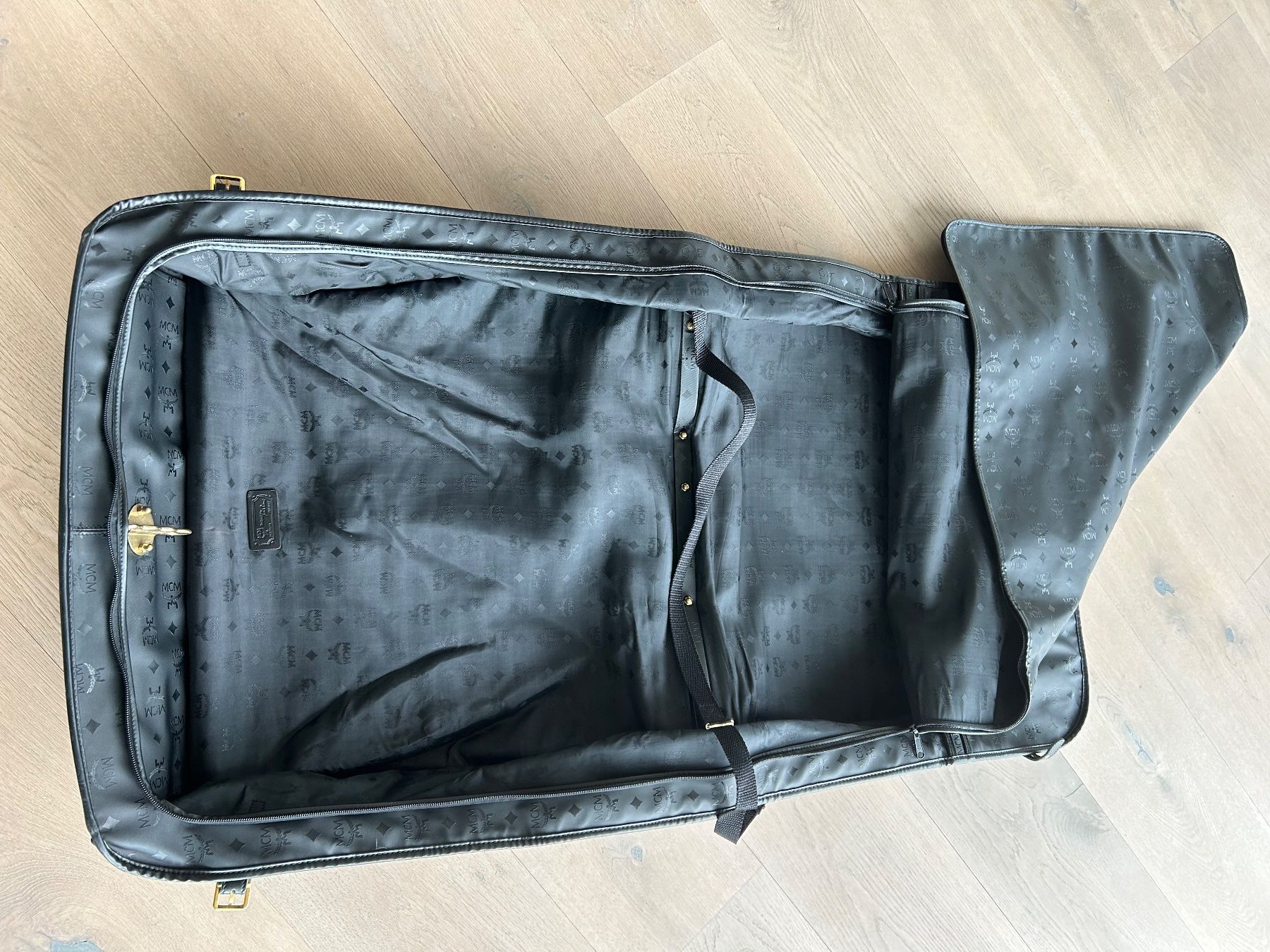 Mcm Borse: Kleidersack von MCM – Usato da Kilchberg ZH venduto da Anie. 2