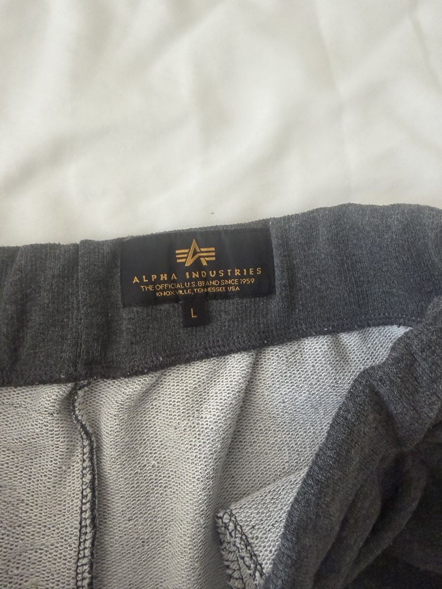 Alpha Industries Pantaloni: Alpha industries kurze Hose – Usato da Weinfelden venduto da Karvac 4