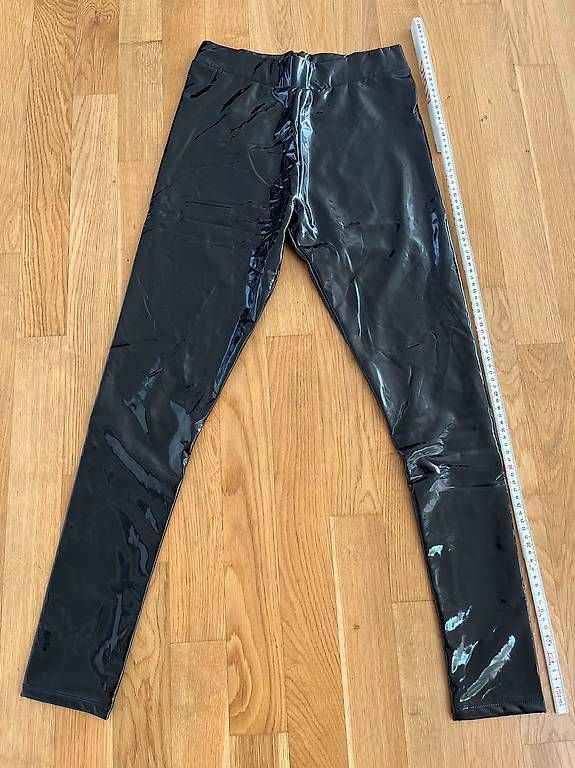 Pantaloni: Lackleder-Imitation Hose, M, Amisu – Usato da Breitenbach venduto da ani_tc2l