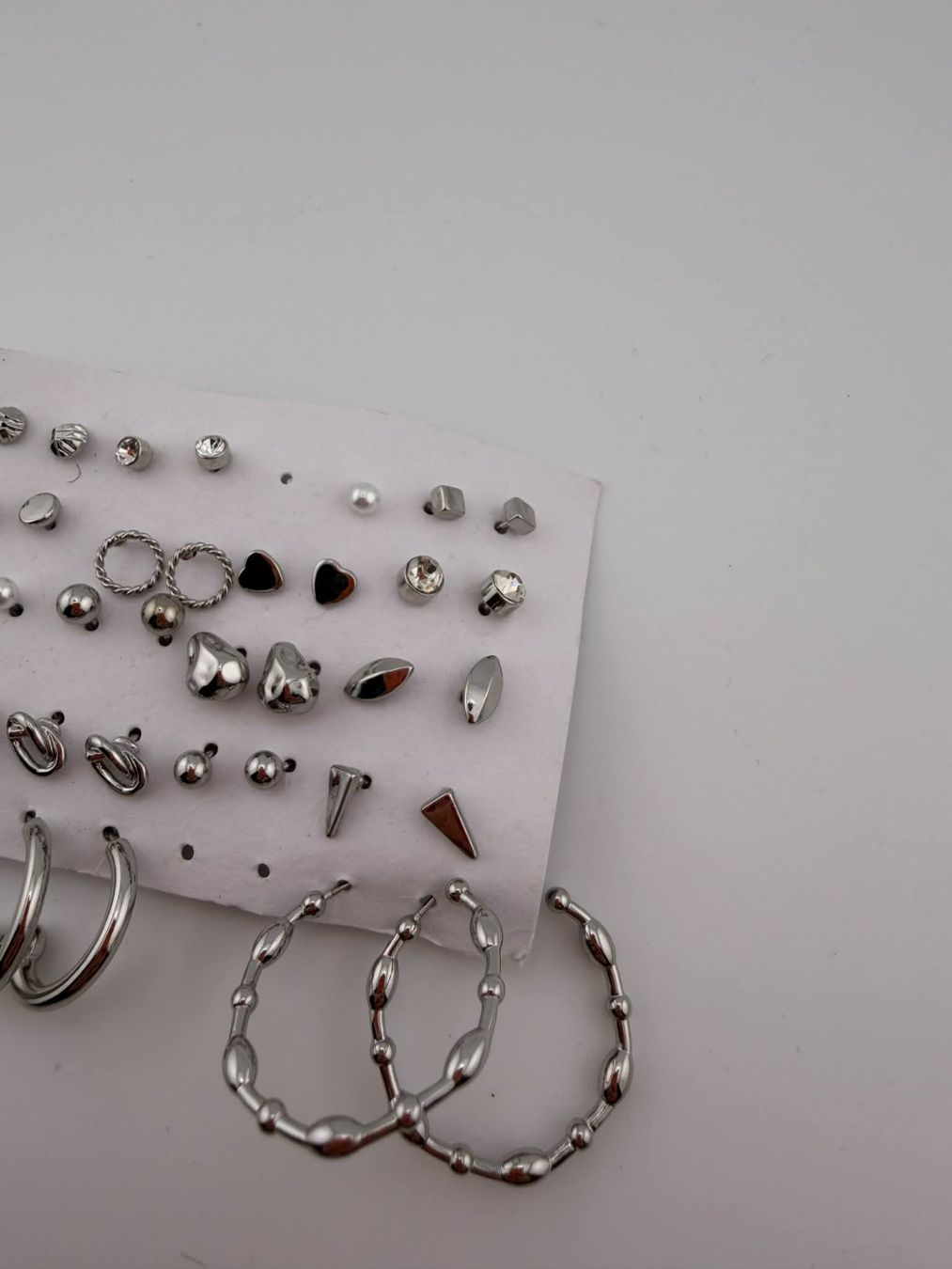 Ohrringe & -stecker: Modeschmuck: Silberfarbene Ohrringe🌸 – Neu und originalverpackt aus Riehen von edu_92w7 5