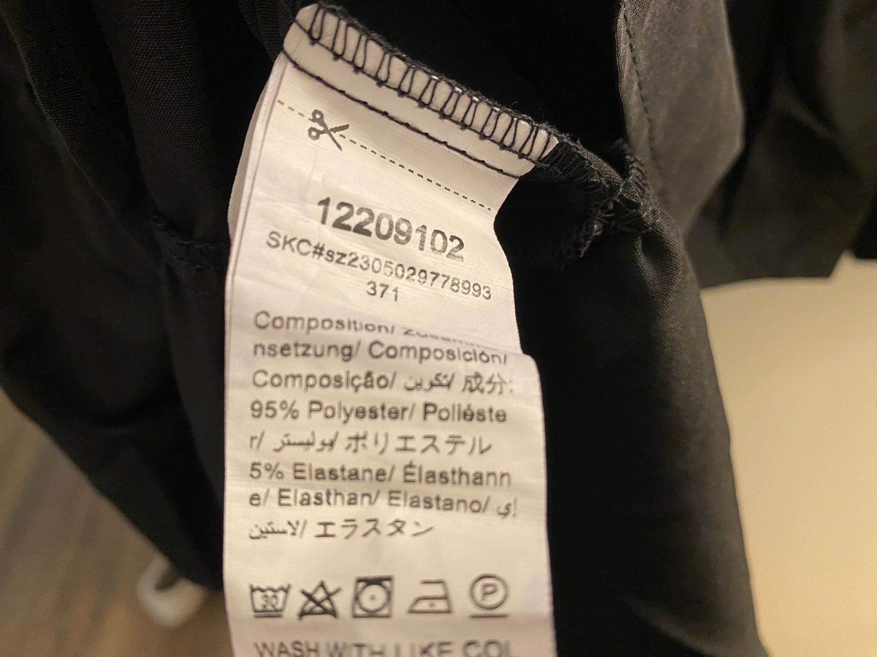 Shein Kleider: Blumenkleid schwarz / rosa Gr. 56 / 58 / 60 – Gebraucht aus Pratteln von a23_j2gs 4