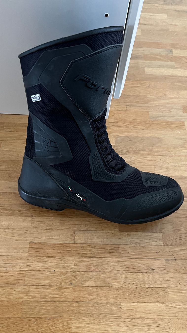 Scarpe da uomo: Forma Air Outdry Stiefel Schwarz 43 – Usato da Binningen venduto da mi-9 1
