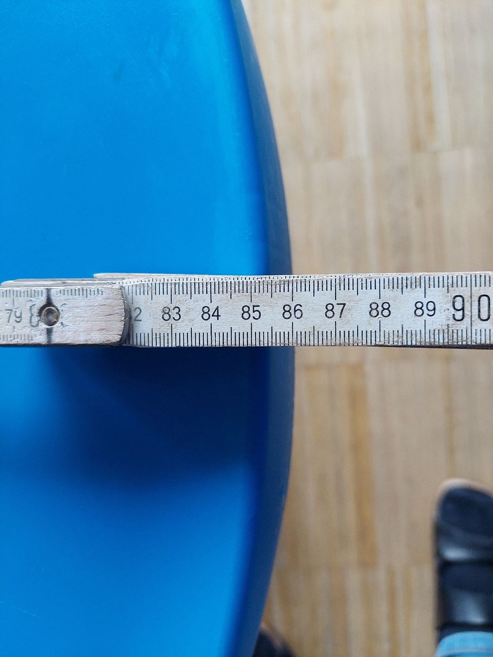 Ikea Tavoli: Runder, blauer Tisch. Inkl. 4 Stühle – Usato da Berlingen venduto da Scherrer7706 2