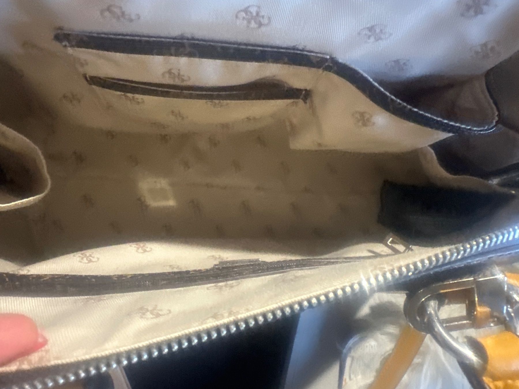 Guess Borse da donna: GUESS Tasche Original – Nuovo e nell'imballaggio originale da Iseltwald venduto da cro_8gfq 5