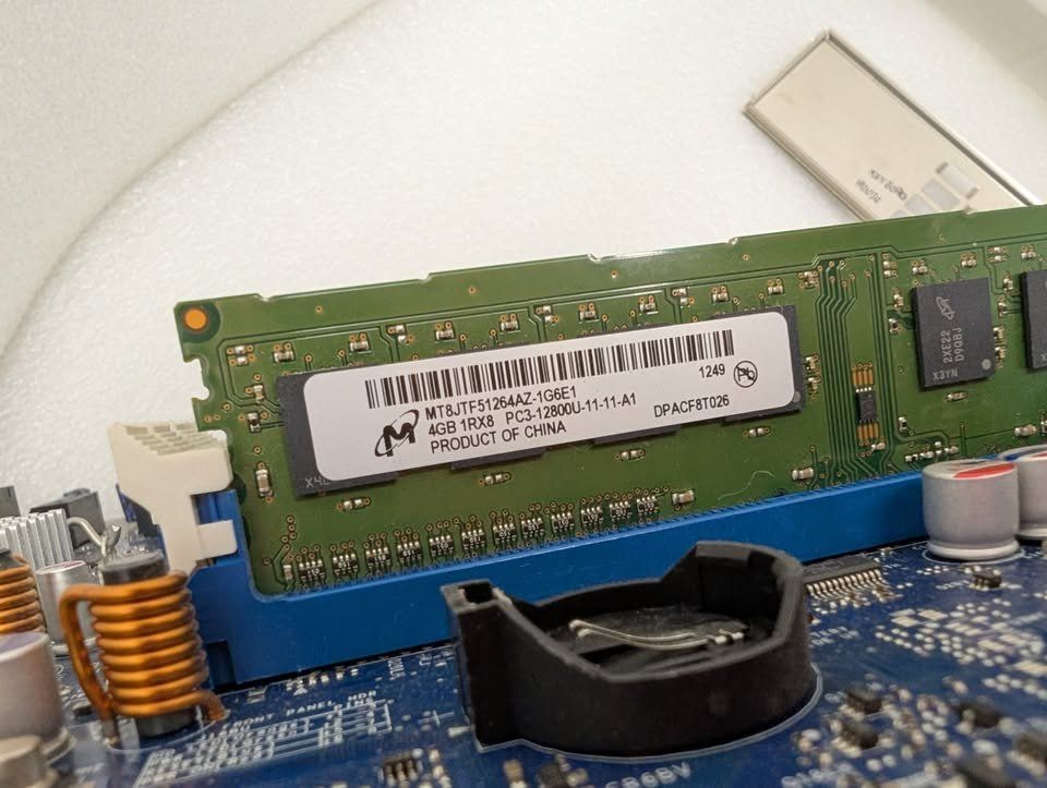 Intel Mainboards: Intel DP55WB / Core i7-860 / 16 GB DDR3 / socket LGA1156 – Gebraucht aus Ecublens VD von Netfinity 3