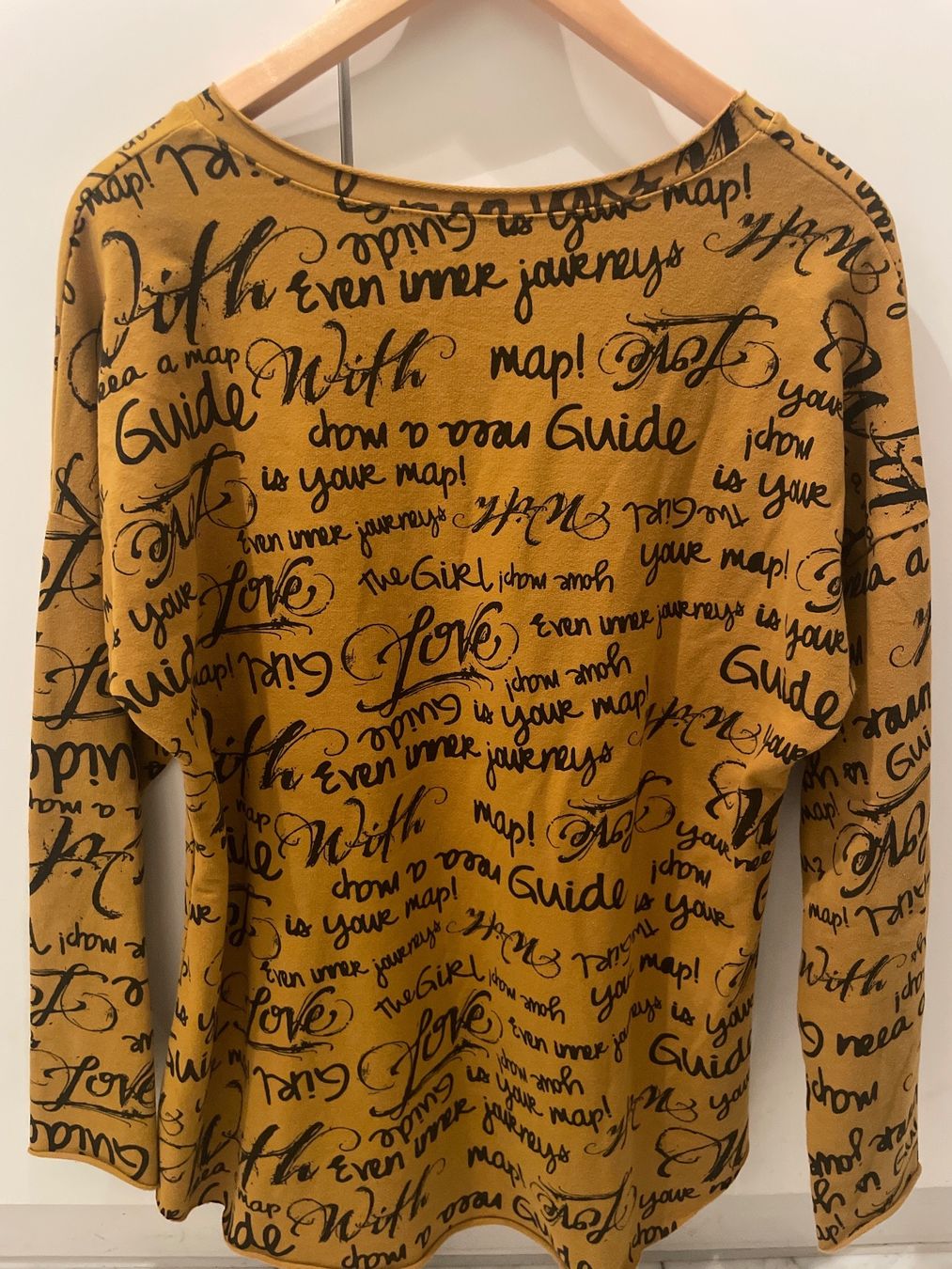 Maglioni & Felpe: Italienischer Oversize Pullover helles Braun Baumwolle – Nuovo e nell'imballaggio originale da Küssnacht am Rigi venduto da Monimaus03 1