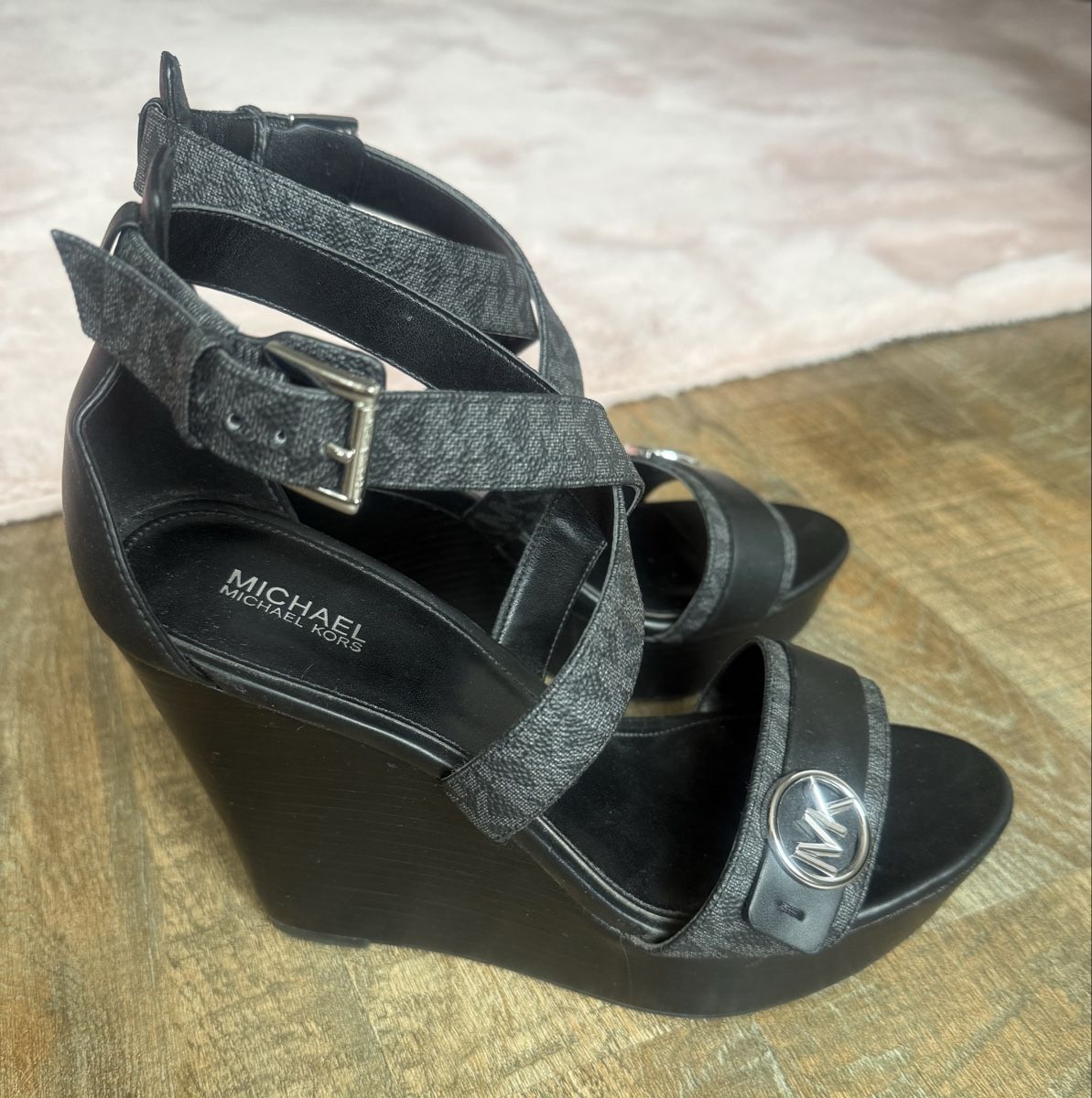 Michael Kors Scarpe da donna: Michael Kors Damen Sandale Gr. 38 – Usato da Lachen SZ venduto da zsucard 5