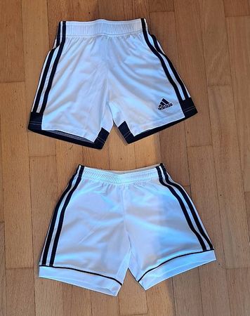2 Adidas Shorts Gr. 128 cm
