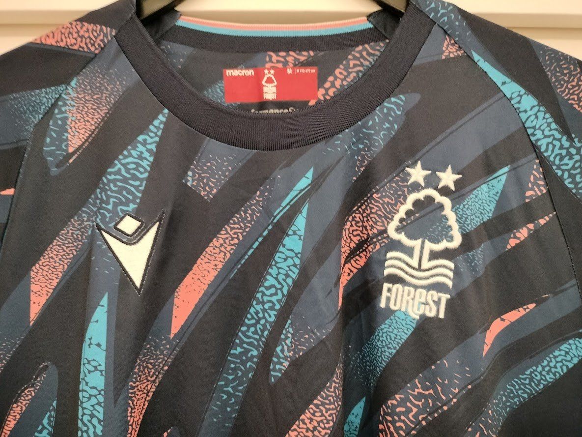 Canottiere & Pantaloni: nottingham forest 3. Trikot 22/23 Grösse M – Nuovo e nell'imballaggio originale da Oftringen venduto da Sportivo.ch 1