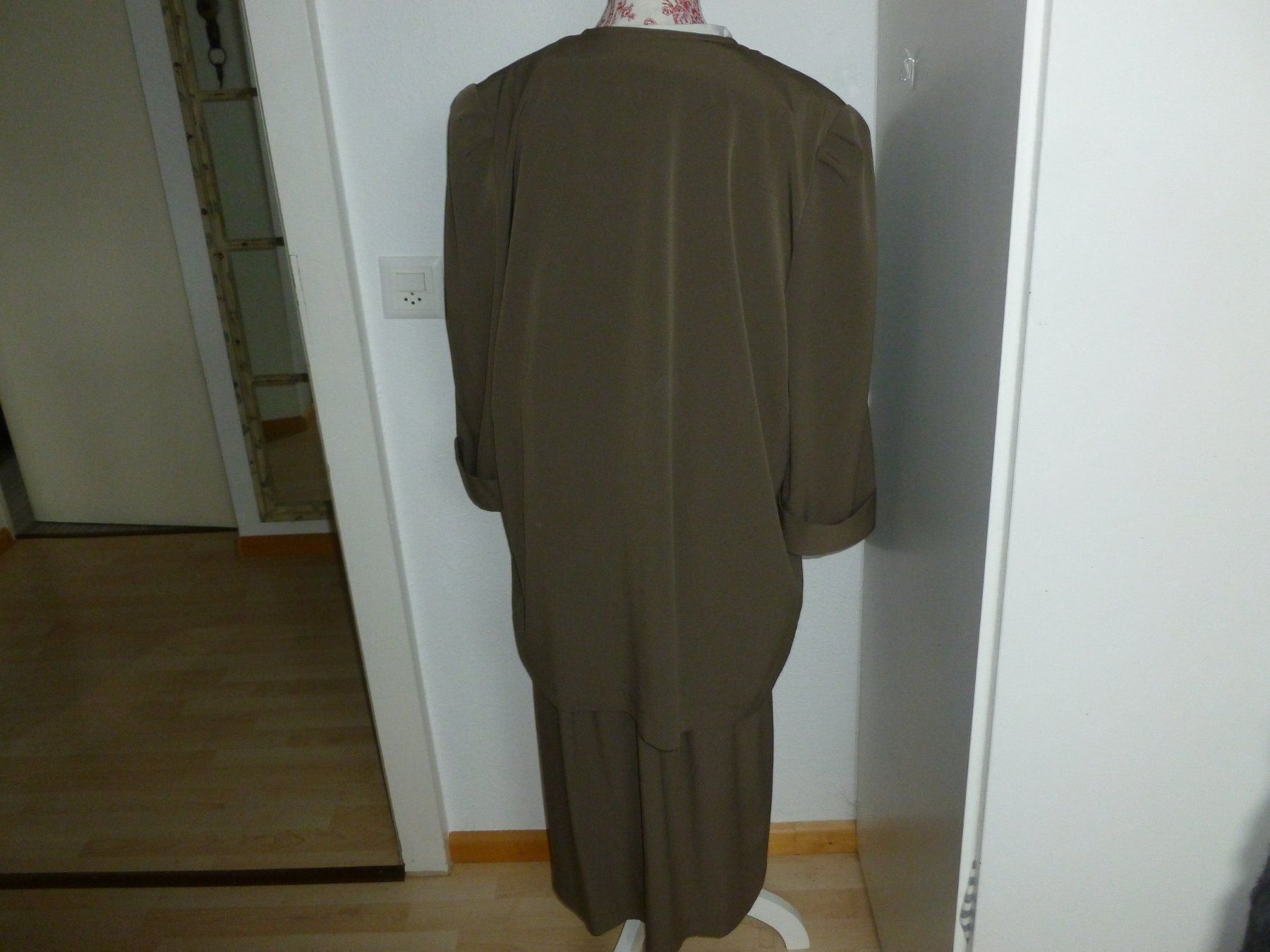 Kleiderpakete: 2 Teile – Gebraucht aus Arlesheim von Jadur 1