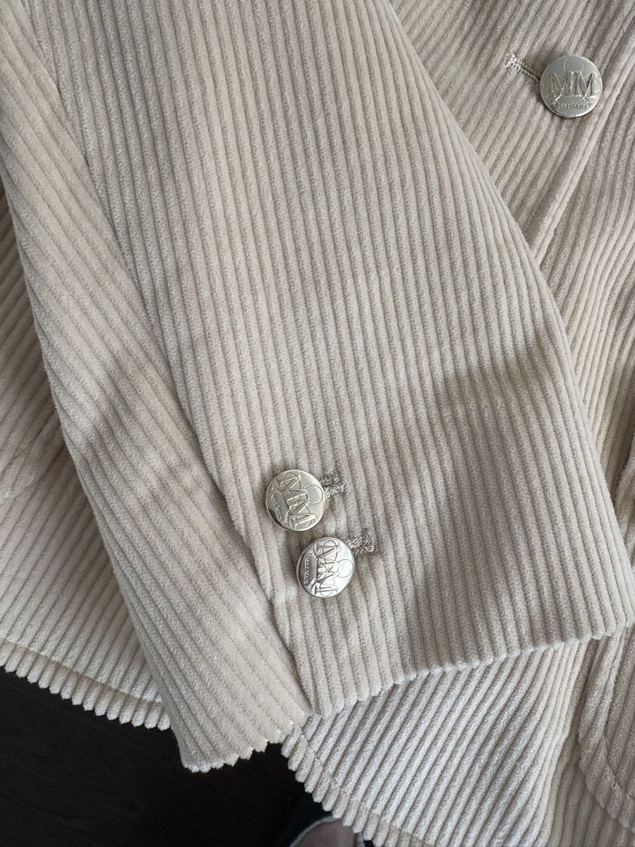 Max Mara Giacche: Max Mara ,vintage jacket , original,size 42/L – Usato da Lausanne venduto da oyu_hgg5 2
