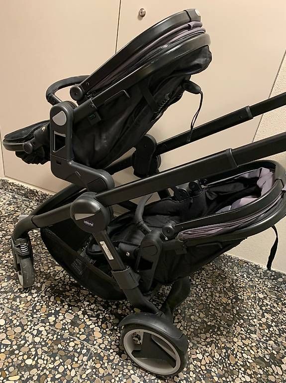 Carrozzine: zwillingswagen chicco + 2 baby schale Graco GRATIS  dazu – Usato da Fällanden venduto da Rada_2909 1