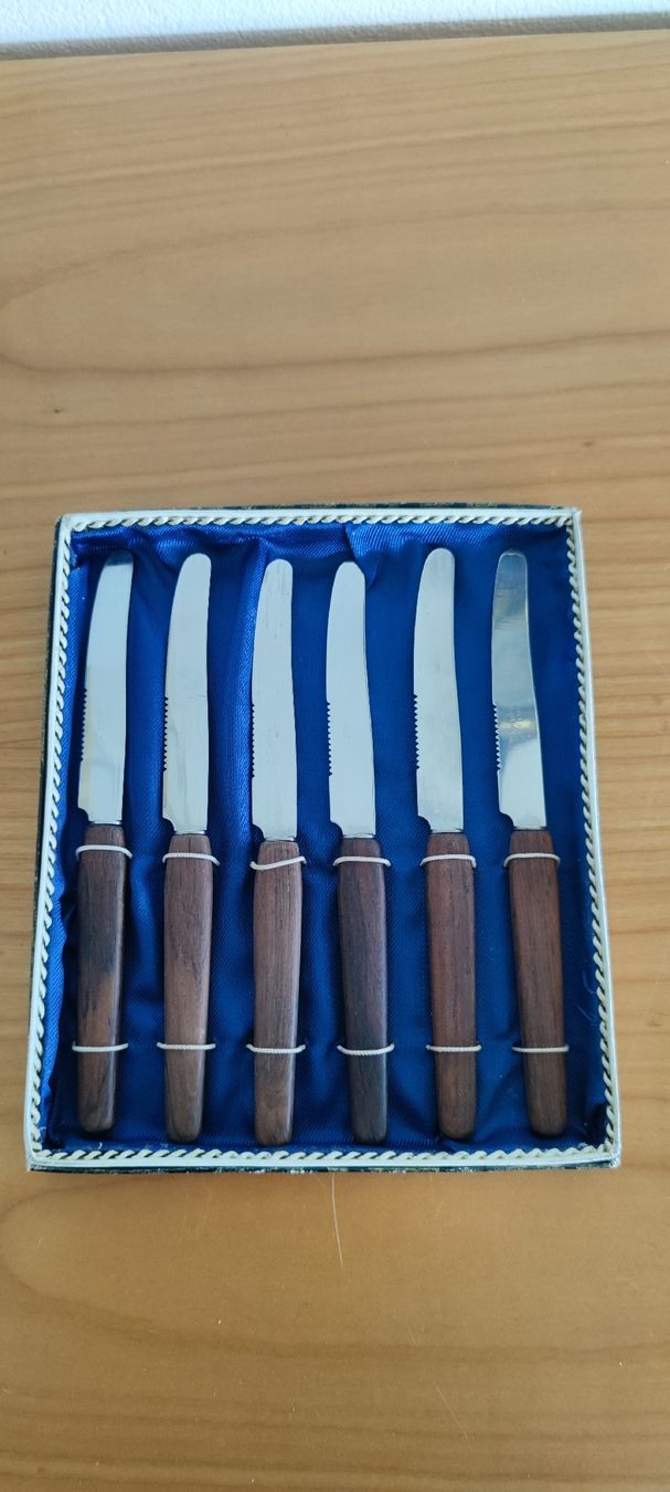 Solingen Coltelli: 6 Stück Solinger Messer-Set, Holzgriff – Usato da Stäfa venduto da Rampensau