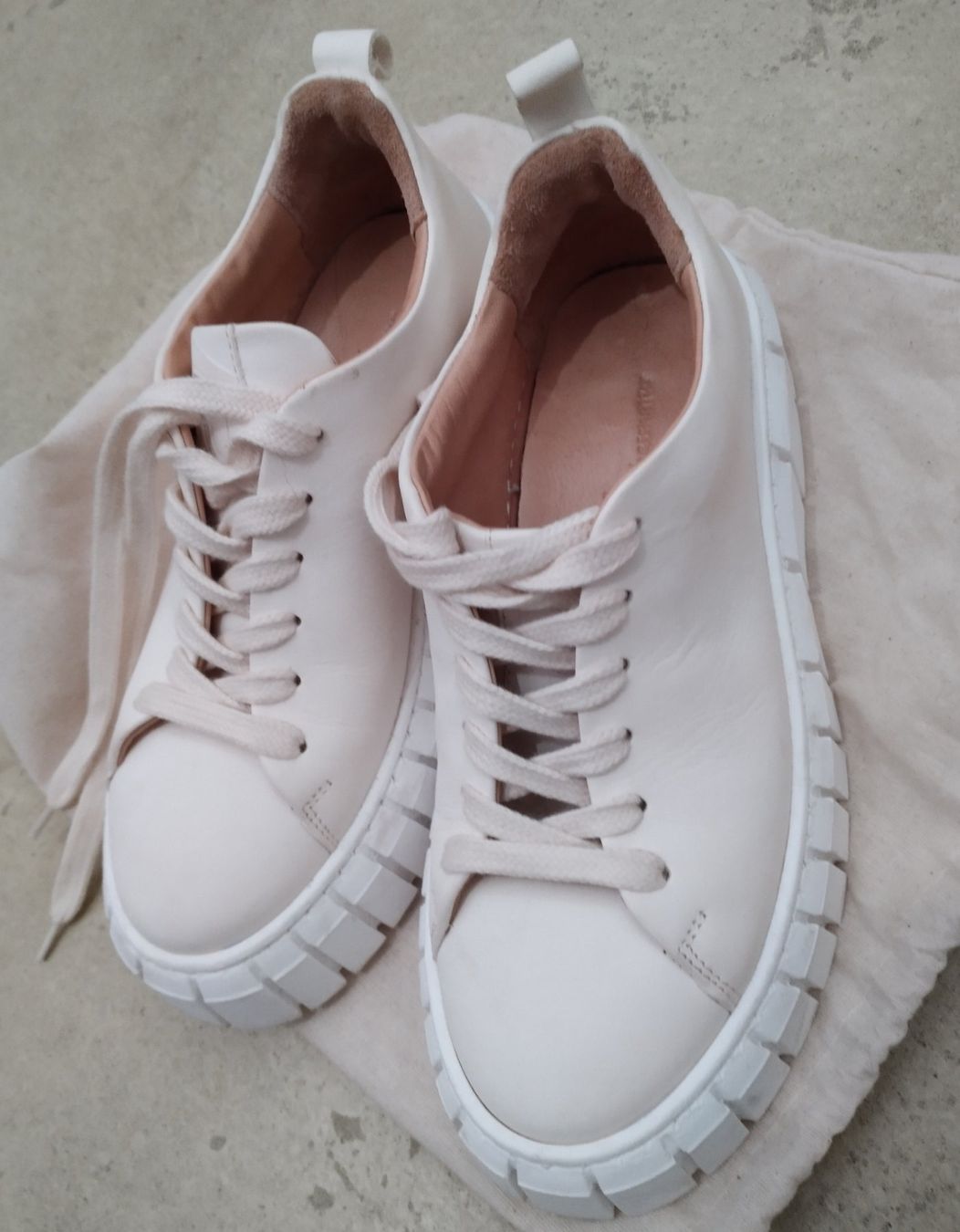 Damenschuhe: Sneakers Leder Hessnatur Grösse 36 – Gebraucht aus Laufen von luzie07 4