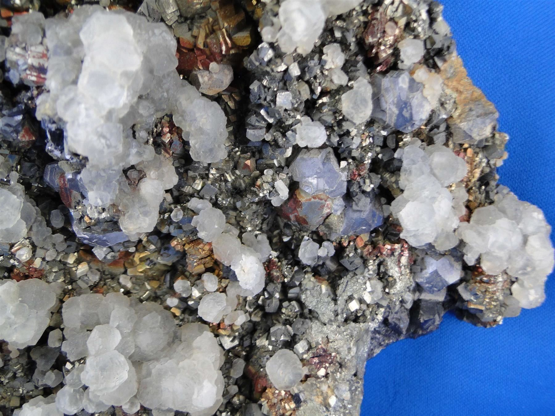 Mineralien & Heilsteine: Calcit (UV-Pink) auf Sphalerit – Gebraucht aus Schinznach Bad von Demerald 6