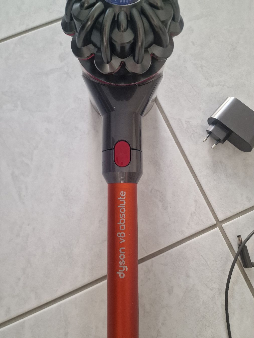 Dyson Aspirateurs & Accessoires: Dyson v8 absolute – Défectueux à Muttenz par karushka91 1