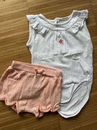 Neuwertig: Kurzarm Body und Shorts von Benetton, Gr 62