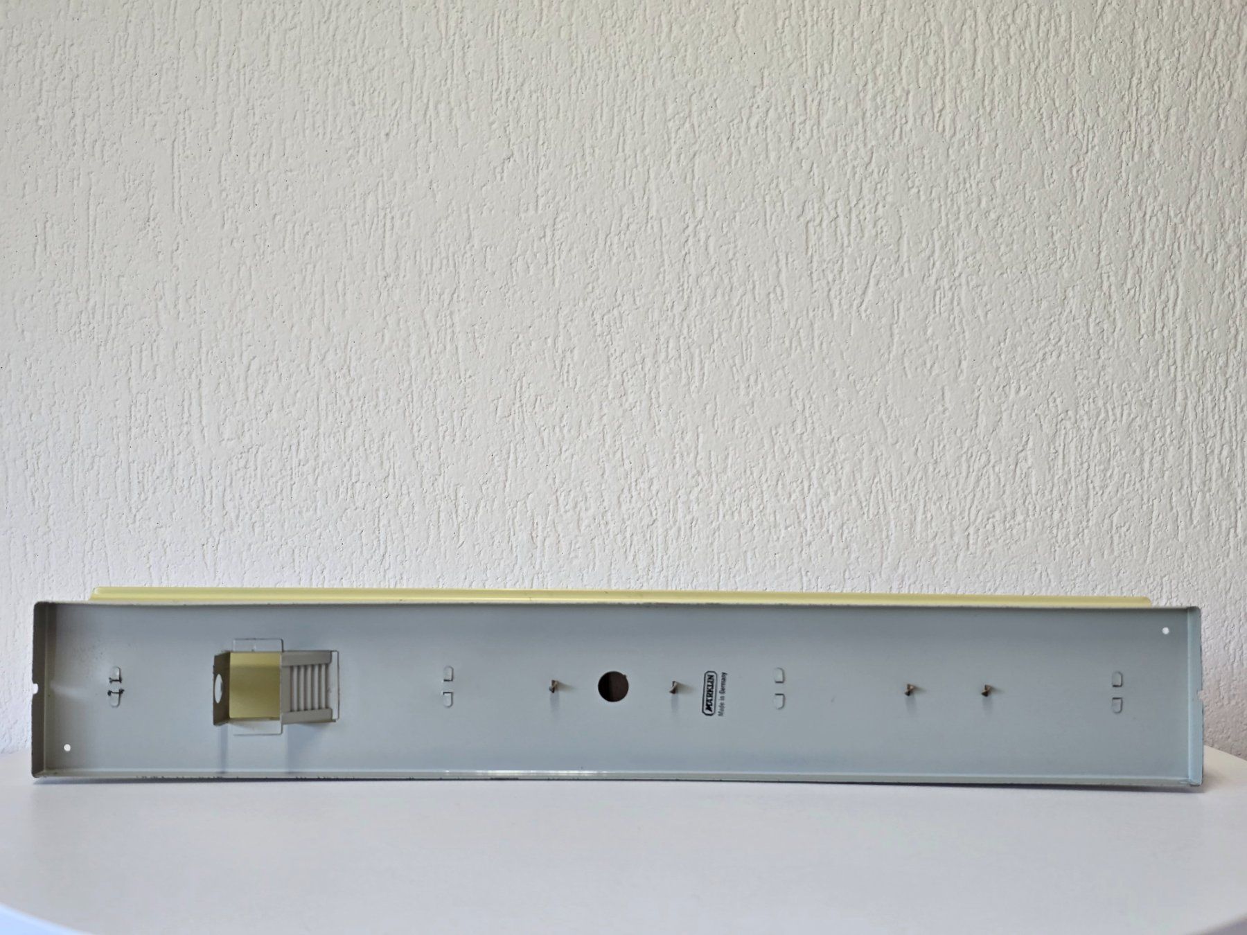Märklin Modellini di ferrovie: Märklin, 423, 00, Perron, Bahnsteig, Blech, mit O.K. !!! – Usato da Kloten venduto da Nicola2 2