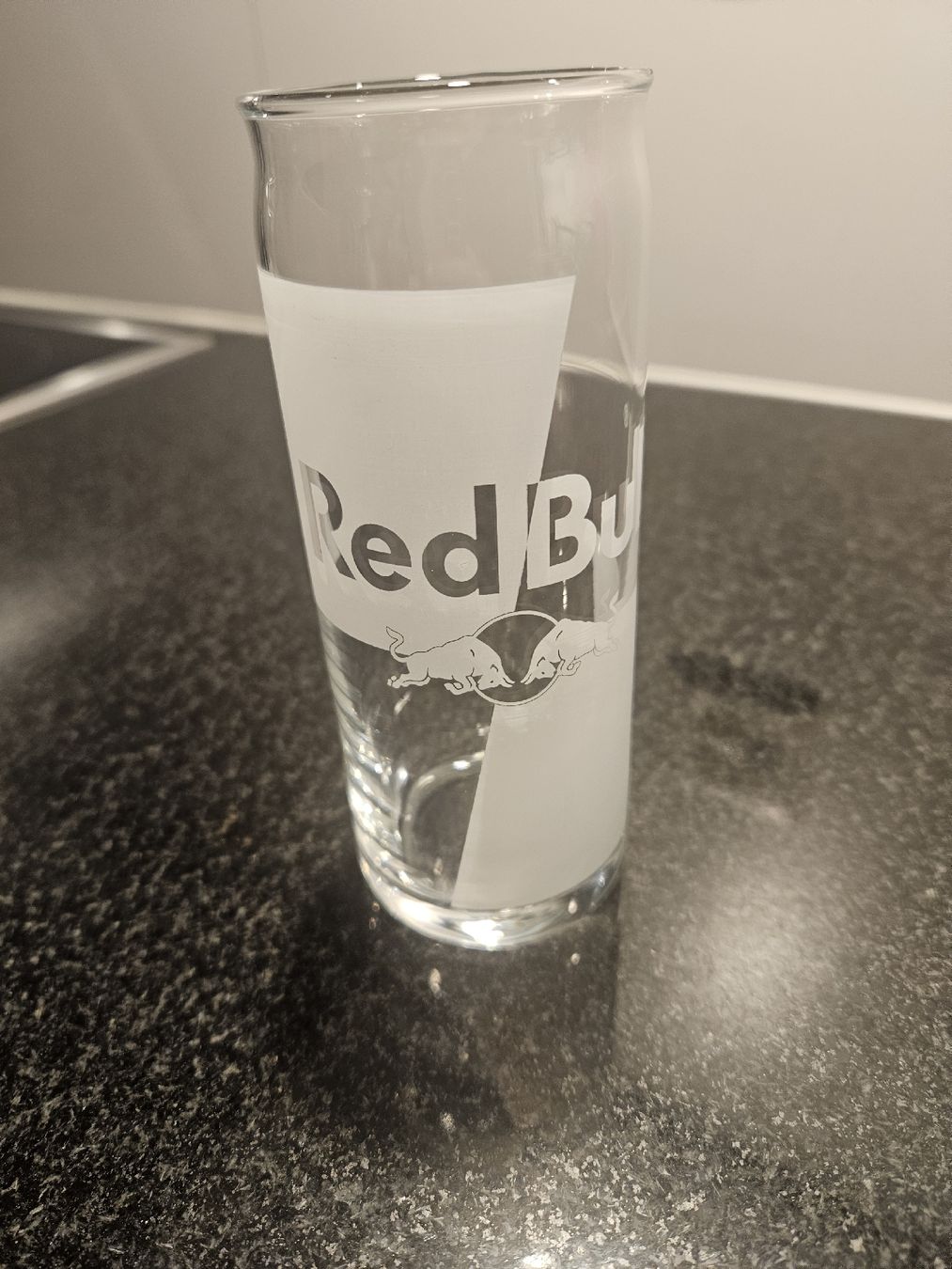 Verres: Verre Red Bull, neuf – Neuf (Voir description) à Morges par Mlle_Croft_91
