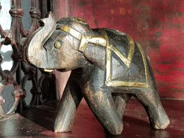 INDISCHER HOLZELEFANT MIT MESSING
