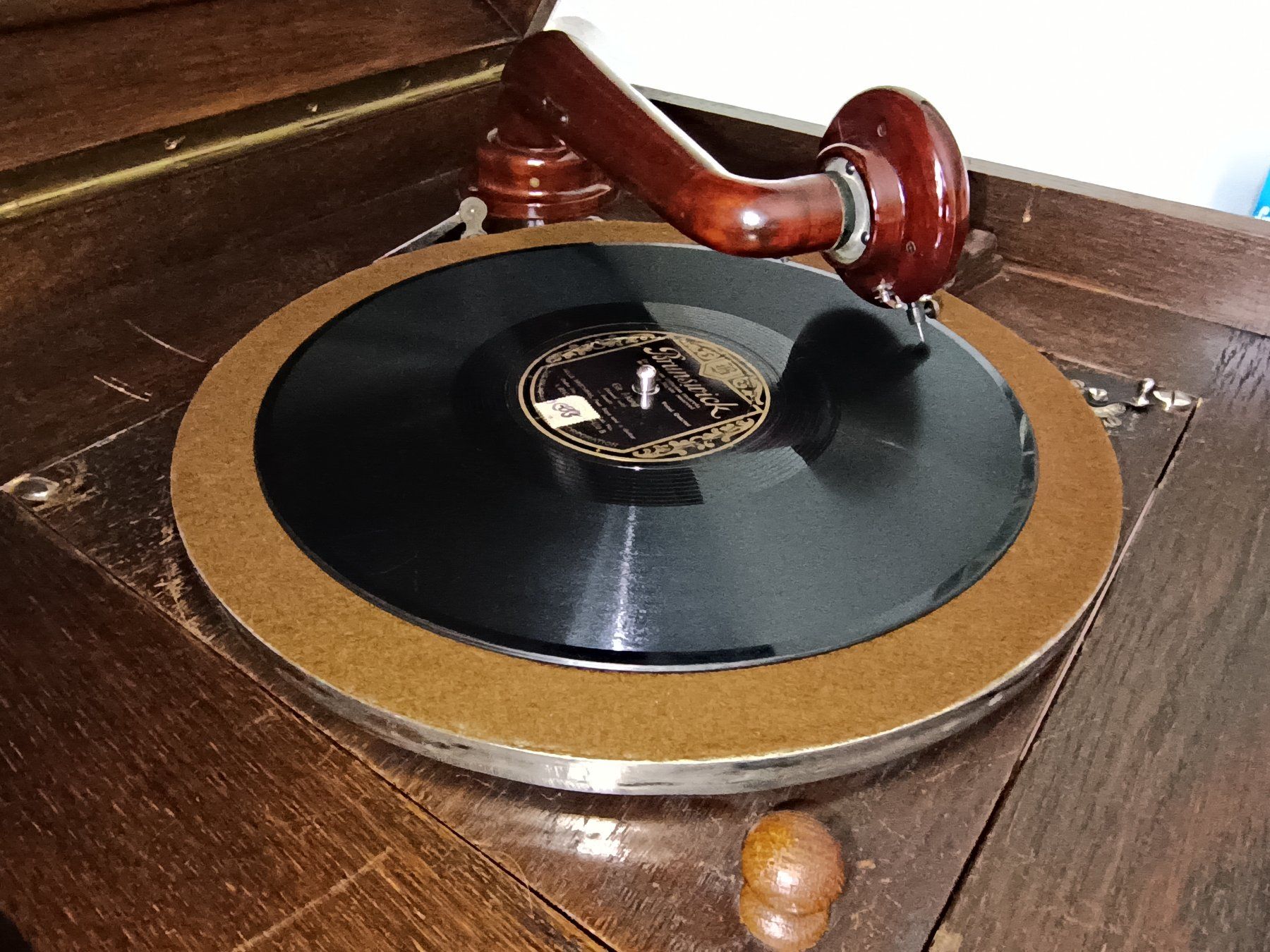 Giradischi: Alter Grammophon ca.1920 mit 70 Schellackplatten und Nadeln – Usato da Bern venduto da amspirit 2