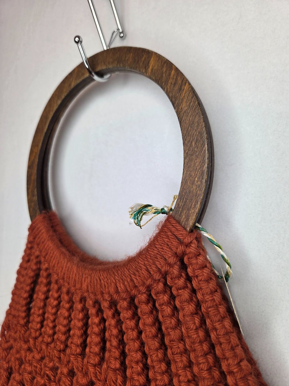 Borse: Vintage Makramee Tasche 70er Holzgriff – Usato da Bern venduto da -Aniko- 2