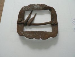 Antike Gurtschnalle von einer Ausgrabung auf einem Bauernhof