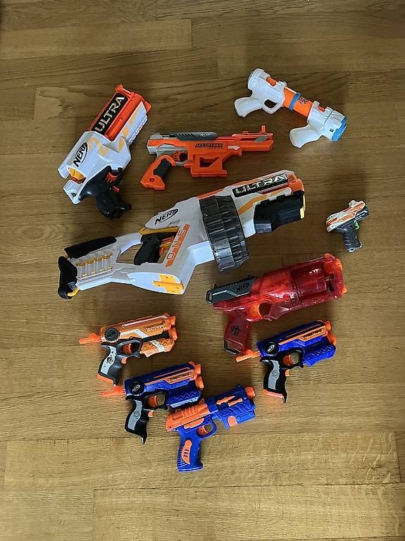 Giocattoli: Verschiedene NERF Spielwaffen - gross & klein – Usato da Zürich venduto da MariaSusanne