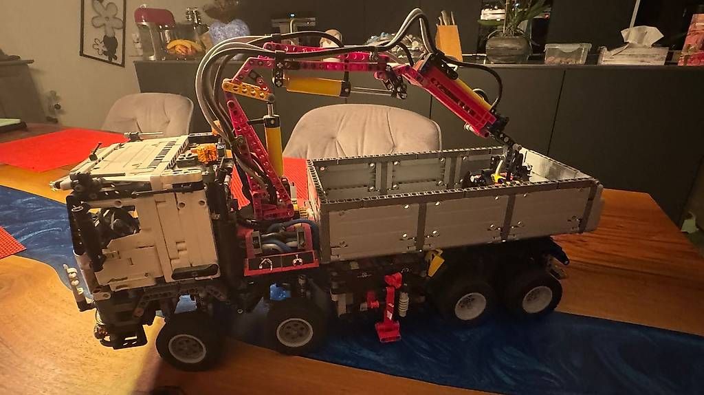 Lego Kit di costruzioni: LEGO TECHNIC Model 42043 - Mercedes-Benz Arocs 3245 – Usato da Aarwangen venduto da X_uwe_x 1