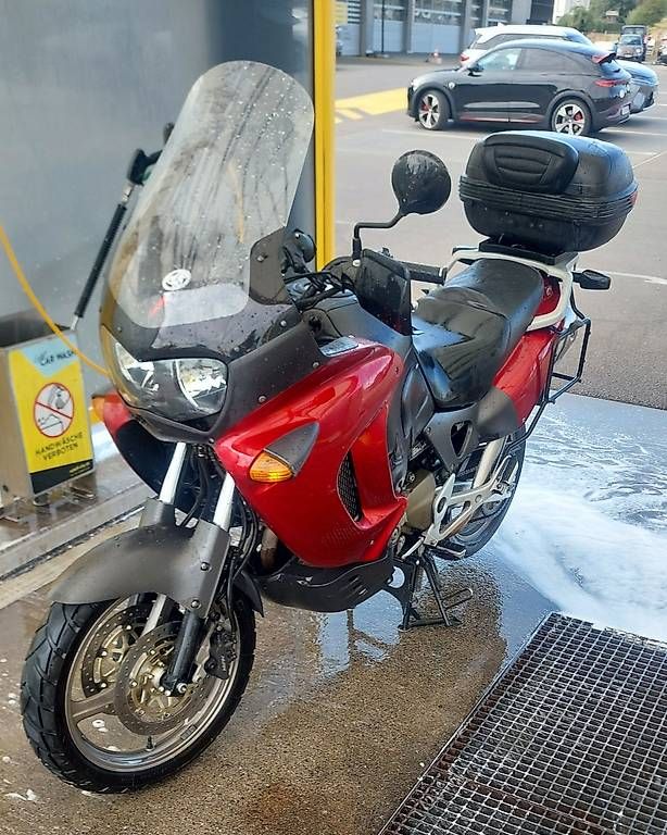Touring: Honda Varadero – Gebraucht aus Tägerwilen von cognac1