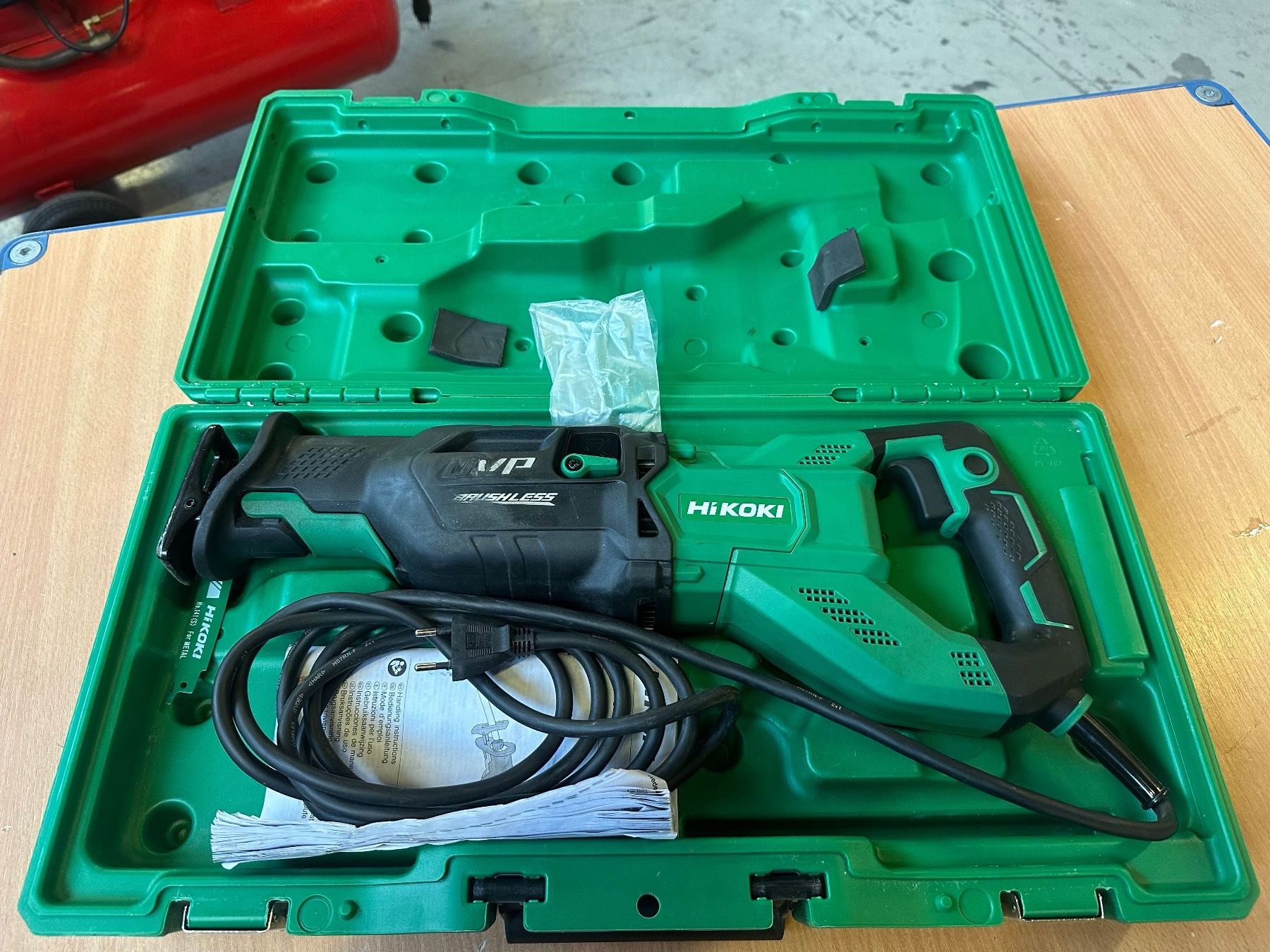 Hitachi Scies: HIKOKI Tigersäge "Brushless" CR13VEY – D'occasion à Uetendorf par Revotool
