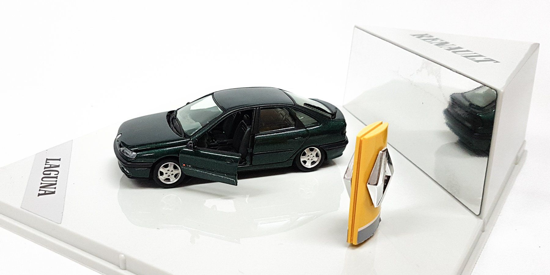 Renault Modellautos: 1:43 Renault Laguna – Neu und originalverpackt aus Affoltern am Albis von Modellshop-8910 1