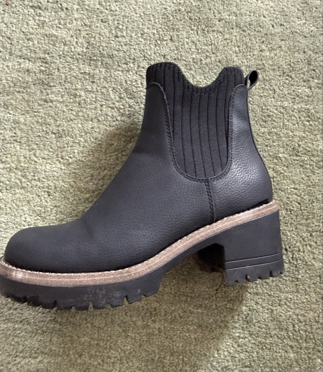 Chaussures femmes: Stiefeletten Damen Schwarz Grösse  37 – D'occasion à Ehrendingen par Bila2 2