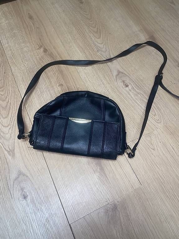 Taschen für Damen: Handtaschen – Gebraucht aus Stein am Rhein von kar_9lmg
